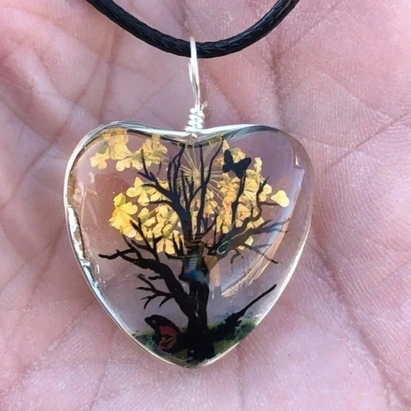 Yellow Heart Real Flower Glass Tree Butterfly Necklace NWT - Picture 1 of 3